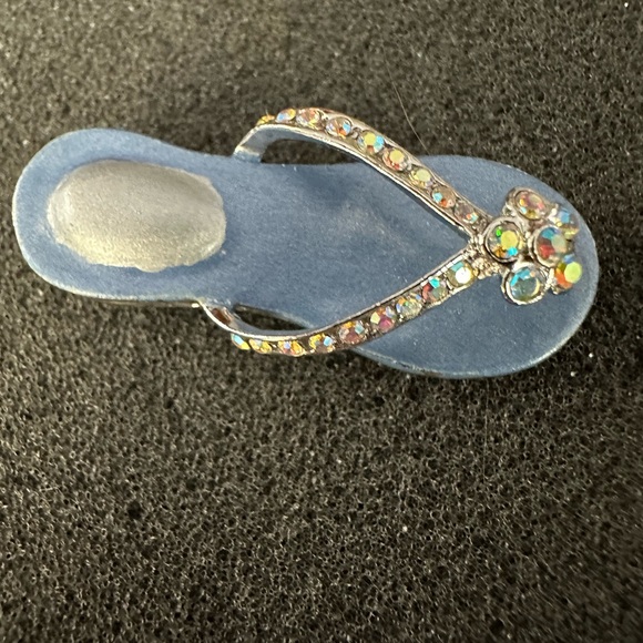Lady Remington, Vintage Lia Sophia, Blue Flip Flop Pin w/AB Crystals.Silver Tone - Picture 3 of 12